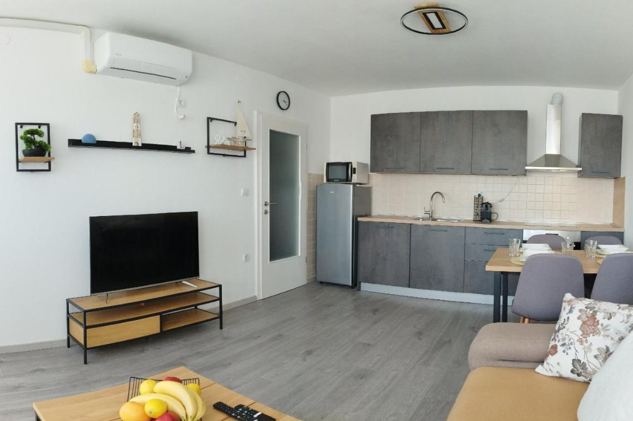 Apartment Luka *